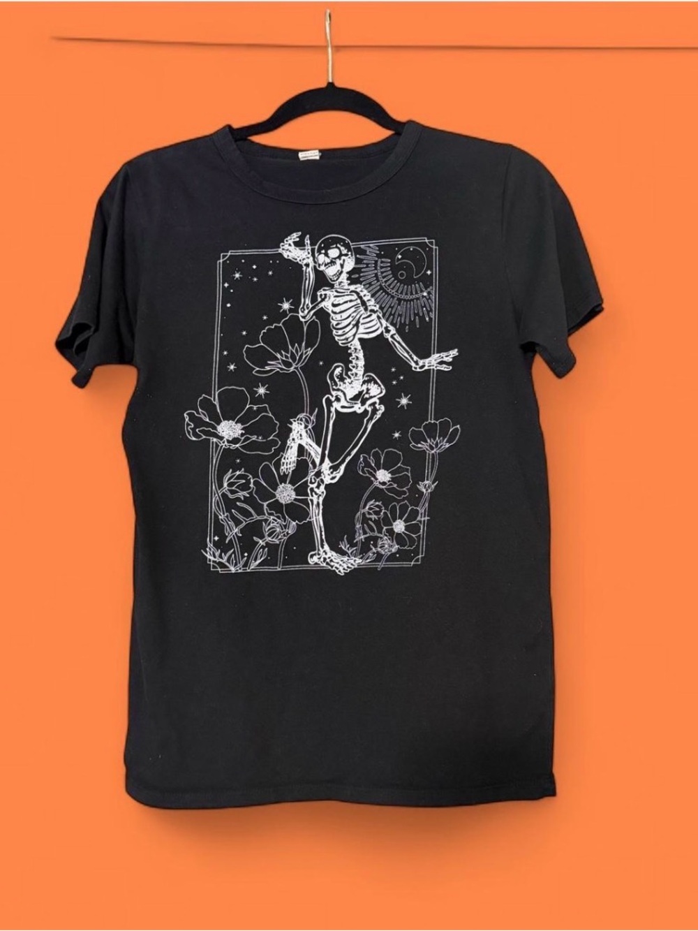 T-shirt Halloween floral skeleton Black Graphic Skeleton Tee womens medium emo